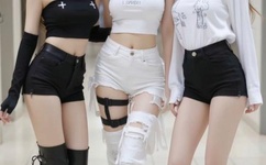 在无限游戏里花式挨C